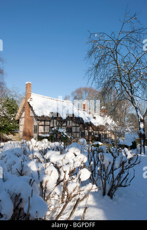 Anne Hathaway's Cottage dans la neige Banque D'Images