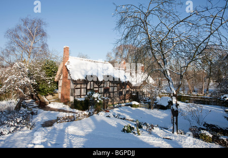 Anne Hathaway's Cottage dans la neige Banque D'Images