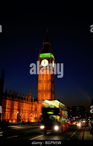 London Bus Rouge Big Ben horloge St Stephen's Tower Édifices du Parlement Westminster Ville Angleterre UK Banque D'Images