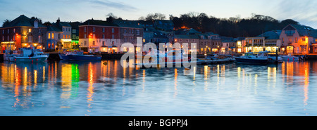 Au crépuscule, le port de Padstow Cornwall England UK Banque D'Images