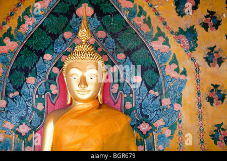 La scène autour de Wat Arun temple à Bangkok en Thaïlande. Banque D'Images