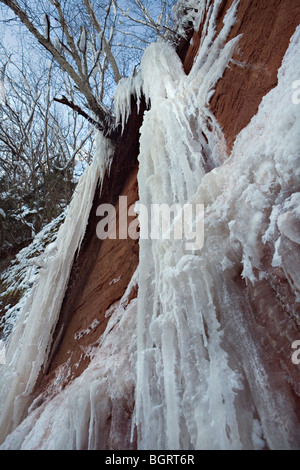 Cascade de formations sur les falaises de Panlong dans le Parc National de Gauja Vidzeme Lettonie Banque D'Images