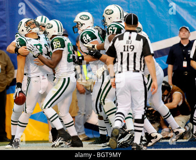 Dustin Keller # 81 de la New York Jets réagit avec ses coéquipiers après une capture d'un toucher des roues Banque D'Images