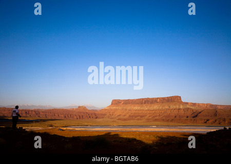 Vue sur Cane Creek Mine de potasse évaporation de l'eau des étangs bleus près de Moab, Utah, USA Banque D'Images