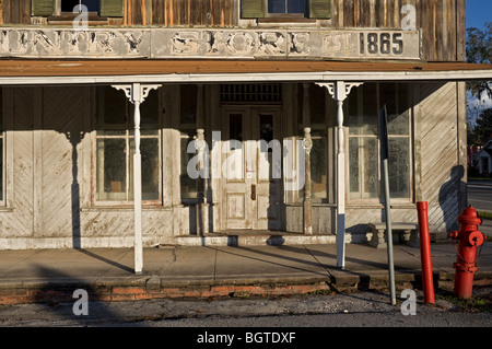 Vieux bâtiment en bois Adams Country Store ca 1865 centre-ville de White Springs Florida le long de la rivière Suwannee North Central Florida Banque D'Images