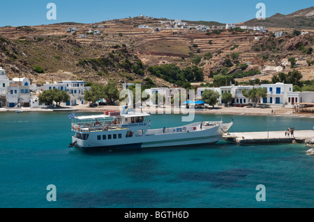 Amarré au Ferry Psathi, Kimolos, Grèce Banque D'Images