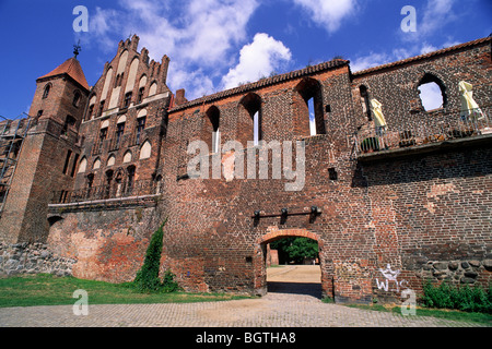 Pologne, Torun, ruines du château des Chevaliers Teutoniques Banque D'Images