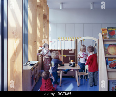 L'ÉCOLE SURESTART, Londres, Royaume-Uni, JOHN MCASLAN ET PARTENAIRES Banque D'Images