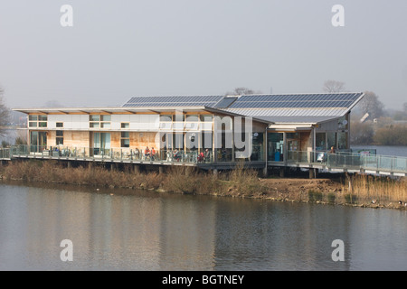 Vue sur le centre du champ à l'Attenborough Nature Reserve près de Nottingham Banque D'Images