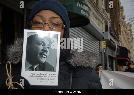 MLK La Marche pour la paix pour mettre fin à la violence chez les jeunes et des armes à feu dans le Bronx à New York Banque D'Images