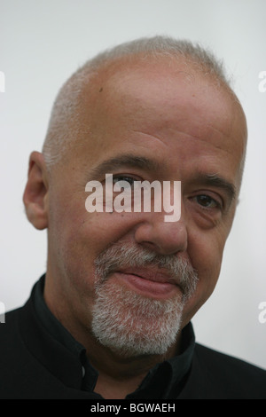 PAULO COELHO, meilleure vente de l'auteur brésilien, dans Edinburgh International Book Festival, Ecosse 2003 Banque D'Images