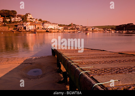 Salcombe Harbour depuis le sentier de la Mill Bay, East Portlerouth, Devon, Angleterre, Royaume-Uni Banque D'Images