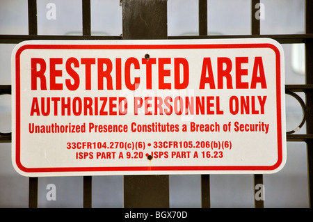 Restricted Area sign, USA Banque D'Images