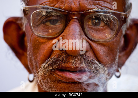Un homme âgé à Pushkar, Inde Banque D'Images