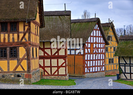 Maisons à colombages à l'affiche au Sonnenberg (Open Air Museum), Kochel, Hesse, Allemagne, Europe. Banque D'Images