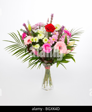 Un bouquet de fleurs sur fond blanc Banque D'Images