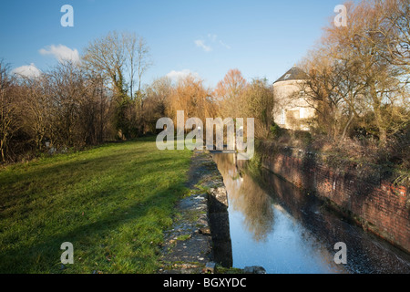 Ancienne écluse sur le canal à Severn-Thames désaffectées Cerney Wick près de Cricklade dans Wiltshire, Royaume-Uni Banque D'Images