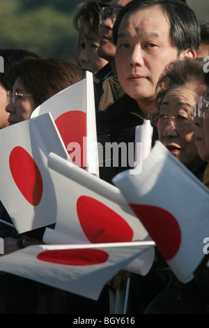 Public, y compris les nationalistes de droite, à l'anniversaire de l'empereur Akihito du Japon, Tokyo, Japon. Banque D'Images