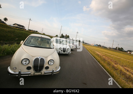 Mitsuoka ViewT 'fait main' voiture, dans la campagne de Toyama, Japon, Jeudi, Novembre 15th, 2007. Banque D'Images