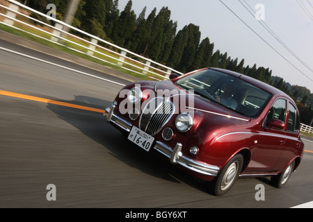 Mitsuoka ViewT 'fait main' voiture, dans la campagne de Toyama, Japon, Jeudi, Novembre 15th, 2007. Banque D'Images