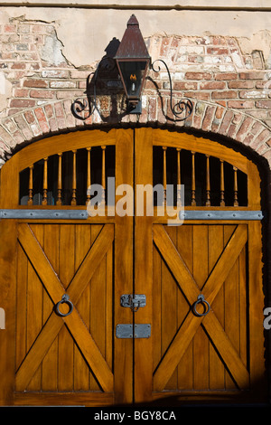 Transport portes avec lampe à gaz, Charleston, Caroline du Sud, États-Unis d'Amérique. Banque D'Images