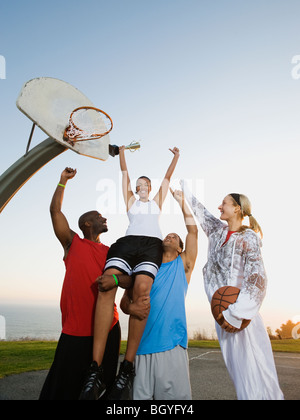 Les joueurs de basket-ball Banque D'Images