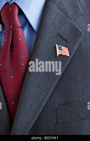 Tailleur avec l'axe du drapeau américain sur le revers Banque D'Images