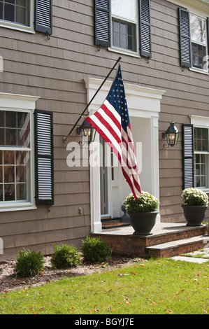 Drapeau américain sur house Banque D'Images