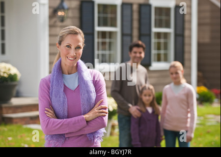 En face de la maison familiale Banque D'Images