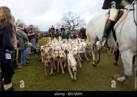 Chasse au traditionnel Boxing Day, Petworth Park Sussex, Angleterre Banque D'Images