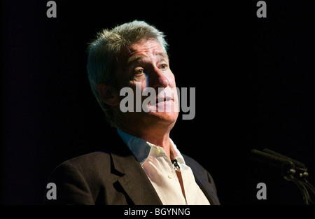 Jeremy Paxman, journaliste britannique, auteur et animateur de télévision photographié à Hay Festival 2009. Banque D'Images