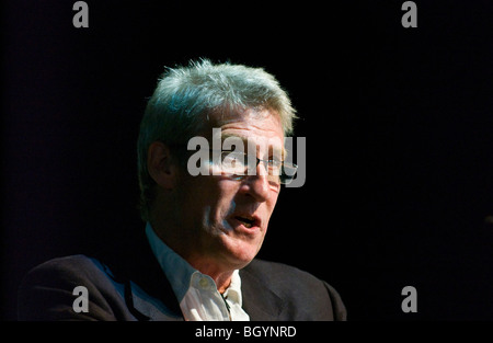 Jeremy Paxman, journaliste britannique, auteur et animateur de télévision photographié à Hay Festival 2009. Banque D'Images