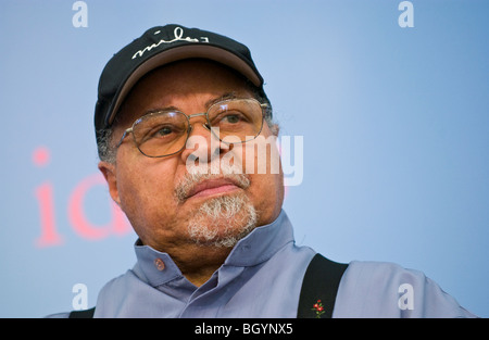 Le légendaire batteur Jimmy Cobb parle de sa vie et la musique à Hay Festival 2009. Banque D'Images