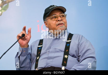 Le légendaire batteur Jimmy Cobb parle de sa vie et la musique à Hay Festival 2009. Banque D'Images