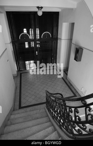 Couloir et ascenseur, Art déco, Palacio Borolo, Avenida de Maire, Buenos Aires, Argentine Banque D'Images