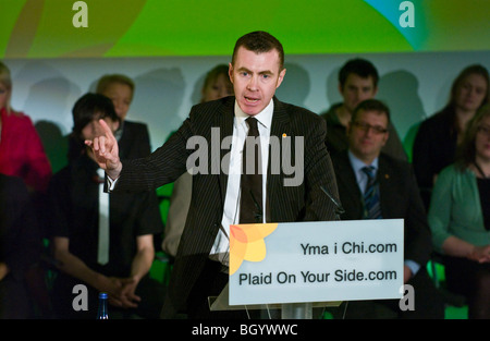 Adam : MP pour Carmarthen est et Dinefwr parlant à partir de la plate-forme à la Conférence Plaid Cymru à Cardiff South Wales UK Banque D'Images