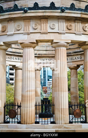 BRISBANE, AUSTRALIE - Brisbane ANZAC War Memorial avec flamme éternelle Banque D'Images