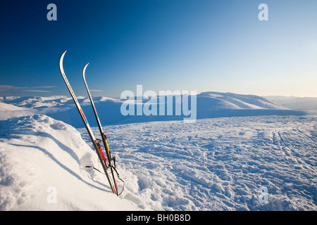 Le pic de Grand Dodd, à 2800 pieds, sur la fin de la gamme Helvellyn dans le Lake District, UK, avec des skis de fond Banque D'Images