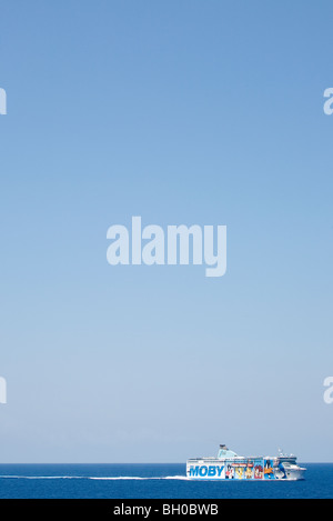 La Moby Line ferry sur la mer Méditerranée. Banque D'Images