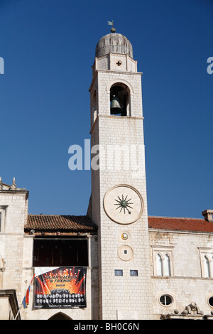 L'horloge sur la place de la rue principale Stradun, la vieille ville de Dubrovnik Croatie Banque D'Images