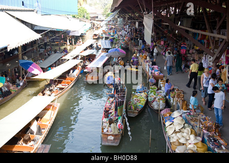 Marché flottant de Damnoen Saduak - Bangkok - Cours d'eau occupés Banque D'Images