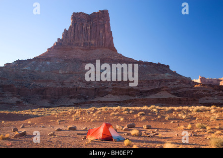 Camping le long de la Rim Trail Blanc , île dans le ciel, District Canyonlands National Park, près de Moab, Utah. Banque D'Images