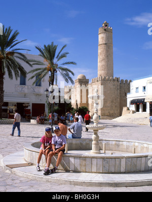 Avis de fontaine et le Ribat de Sousse, Sousse, Tunisie, gouvernorat Banque D'Images