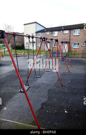 Une aire de jeux pour enfants dans un faubourg de Northampton, Royaume-Uni Banque D'Images