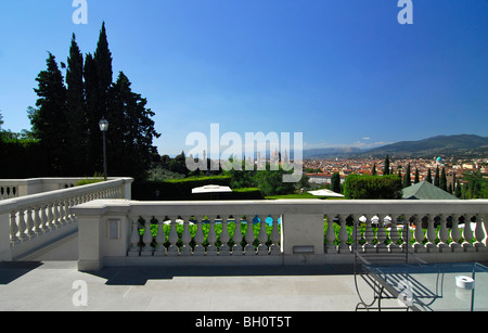 Vue sur Florence depuis la terrasse de l'hôtel de luxe Villa La Vedetta, Florence, Toscane, Italie, Europe Banque D'Images