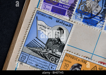 Timbres-poste de l'Iraq dans l'album de timbres Banque D'Images