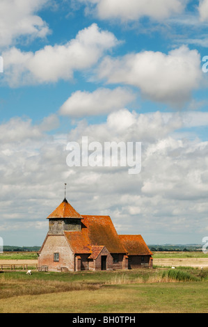 Église de Fairfield, Romney Marsh, Kent, Angleterre, l'été. Banque D'Images