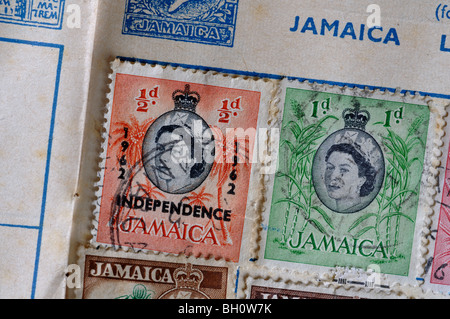 Timbres-poste de la Jamaïque dans l'album de timbres Banque D'Images