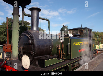 Réservoir eau douce selle '' locomotive à vapeur Havenstreet railway, île de Wight. Banque D'Images