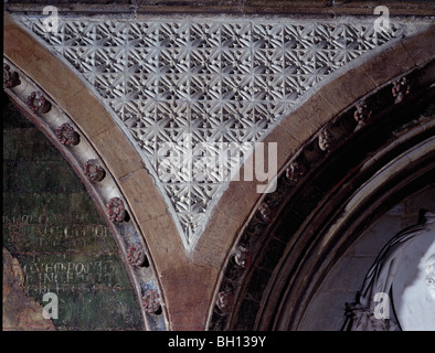 Décoration sur verre à couches du mur sud du transept sud. L'Abbaye de Westminster Londres Angleterre Banque D'Images